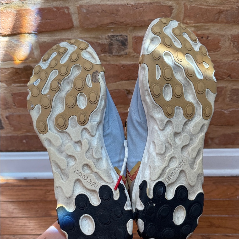 Nike Red and Cream Athletic Shoes - Picture 5 of 6